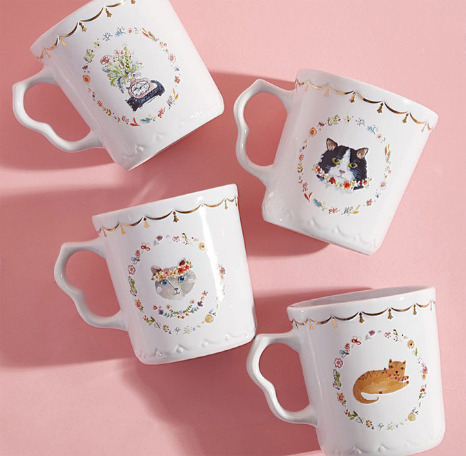 Astoria Gift Shop Fort Bragg - Cute New Kitty Cat Mugs in the Shop - Love the Gold Detail - Shopping in Downtown Fort Bragg CA